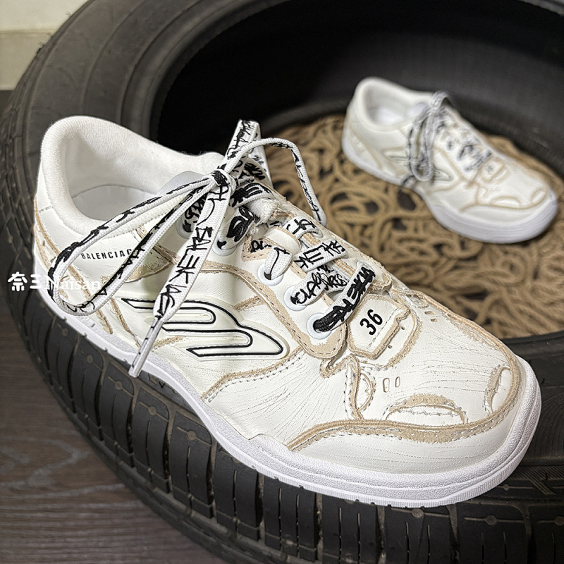 ▶ Balenciga Sneaker, photo 1