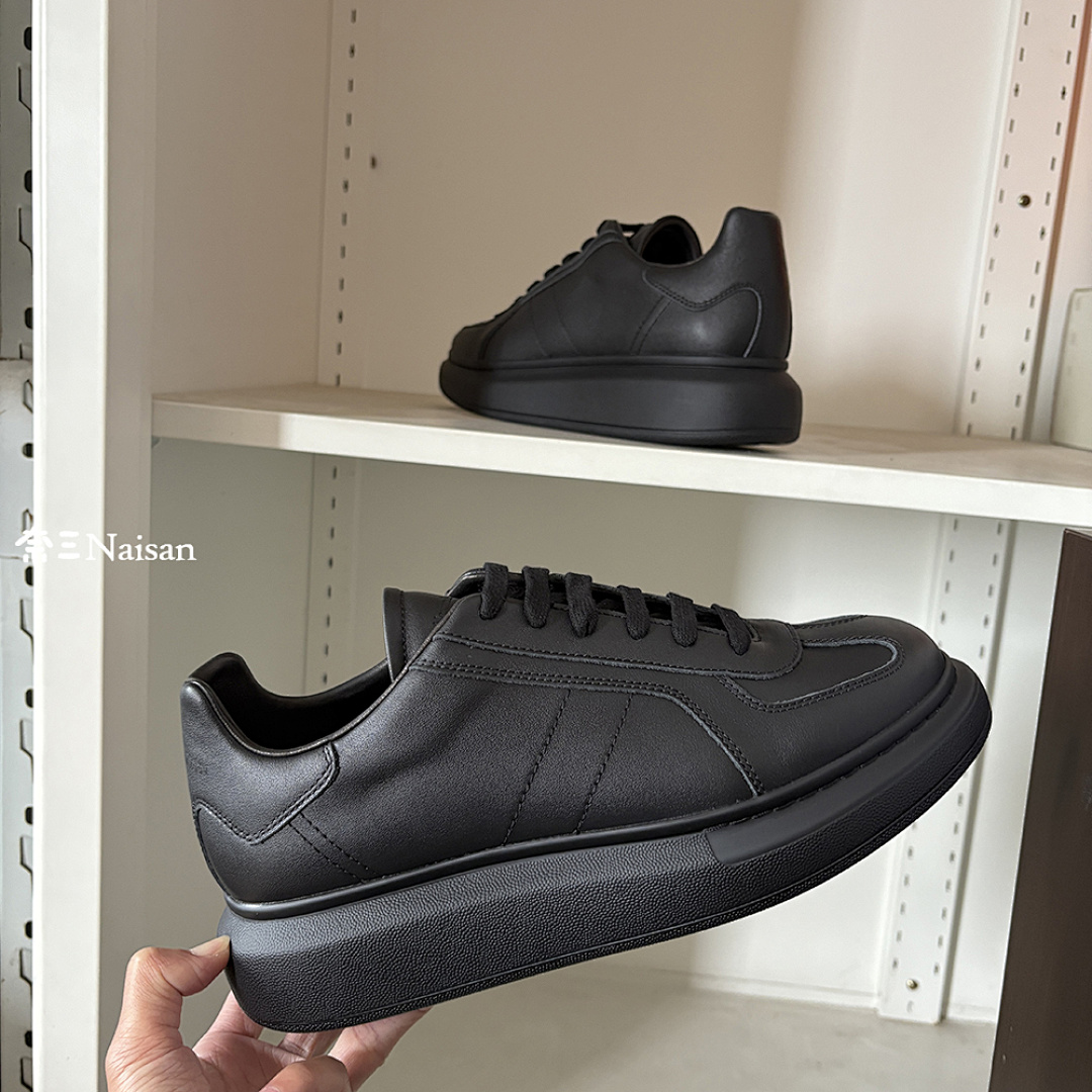 ▶ Alexander McQueen Retro Sneaker - Image 18