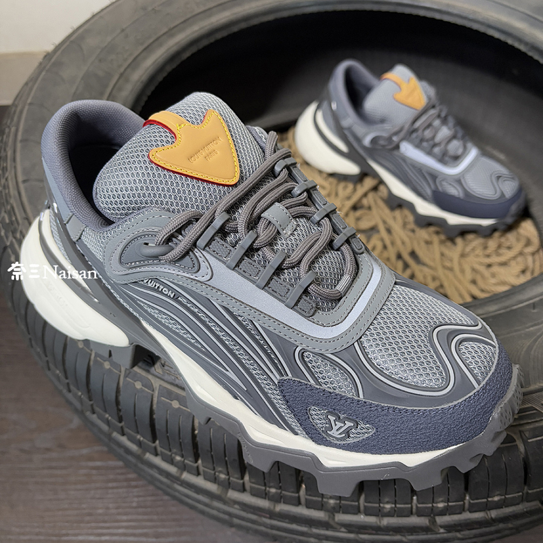 ▶ Summit Trainers, photo 1