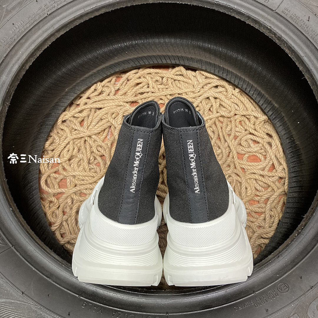 ▶ Alexander McQueen TREAD SLICK LACE UP Sneaker - Image 9