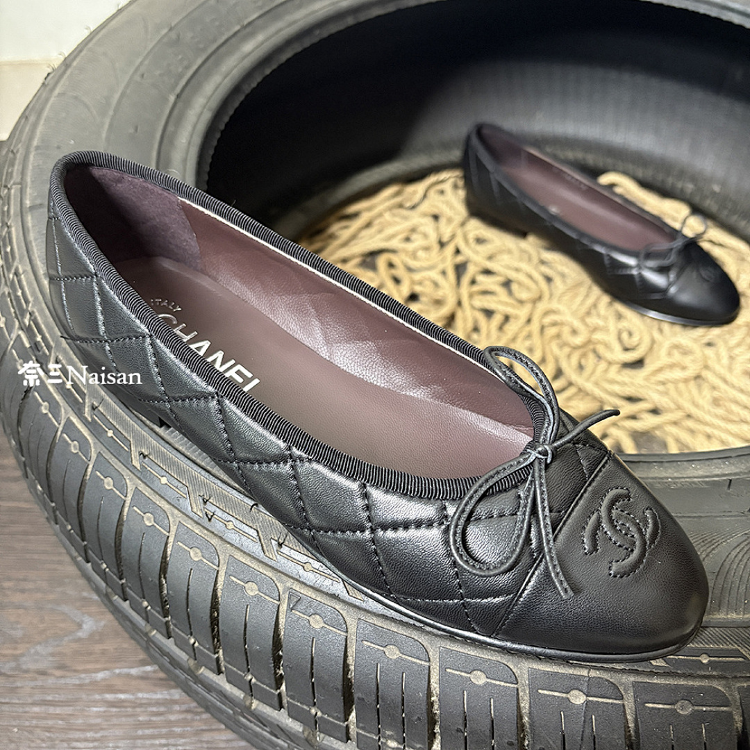 ▶ CHANEL Loafer, photo 1