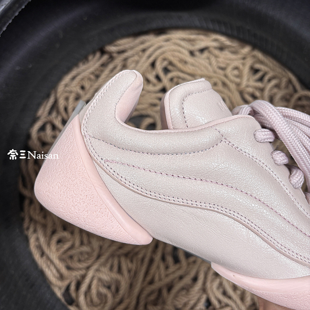 On Running Flexion Sneaker In (Pink) - Image 13