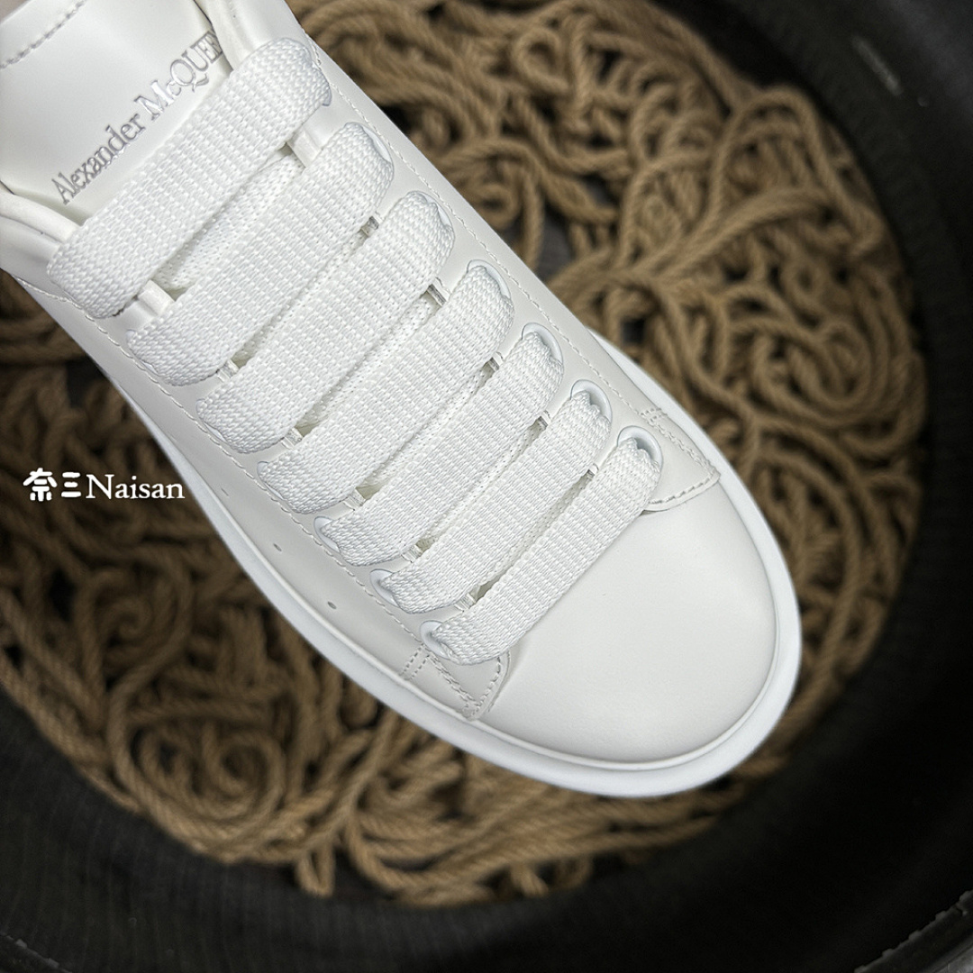 Christian Louboutin Christian Louboutin - Image 16