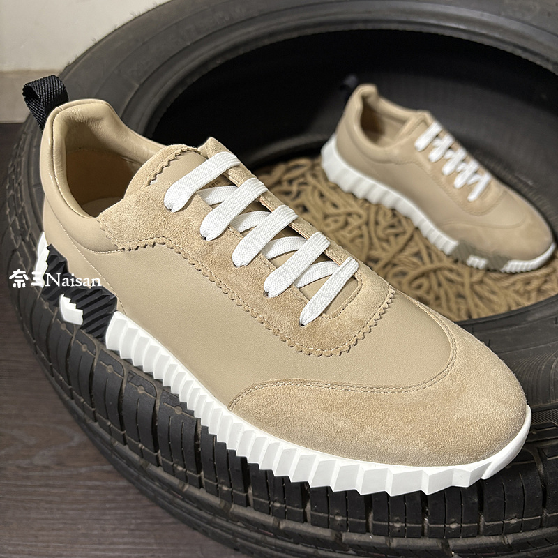 ▶ Bouncing Sneaker, photo 1