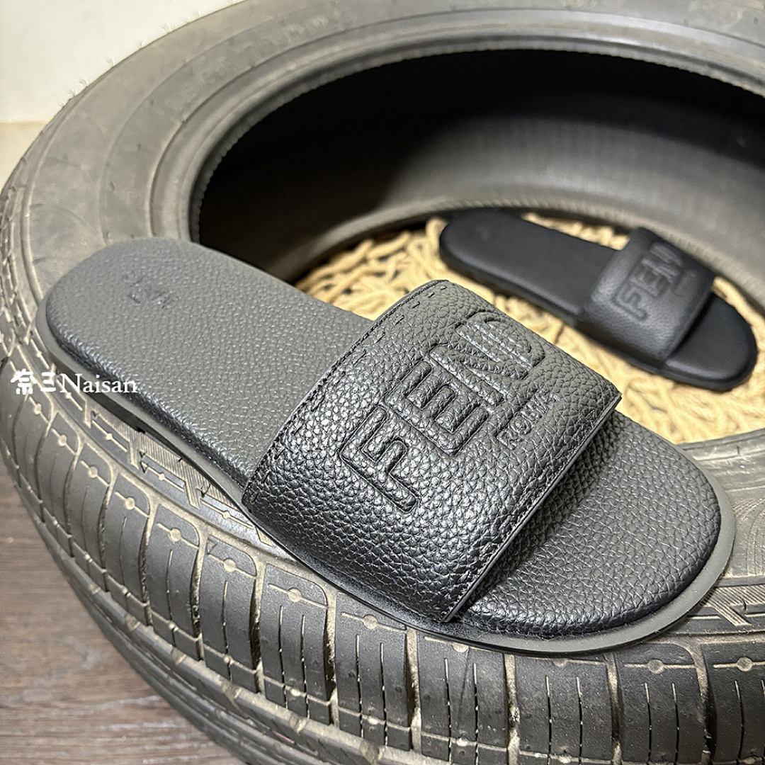▶ Fendi Slide, photo 1