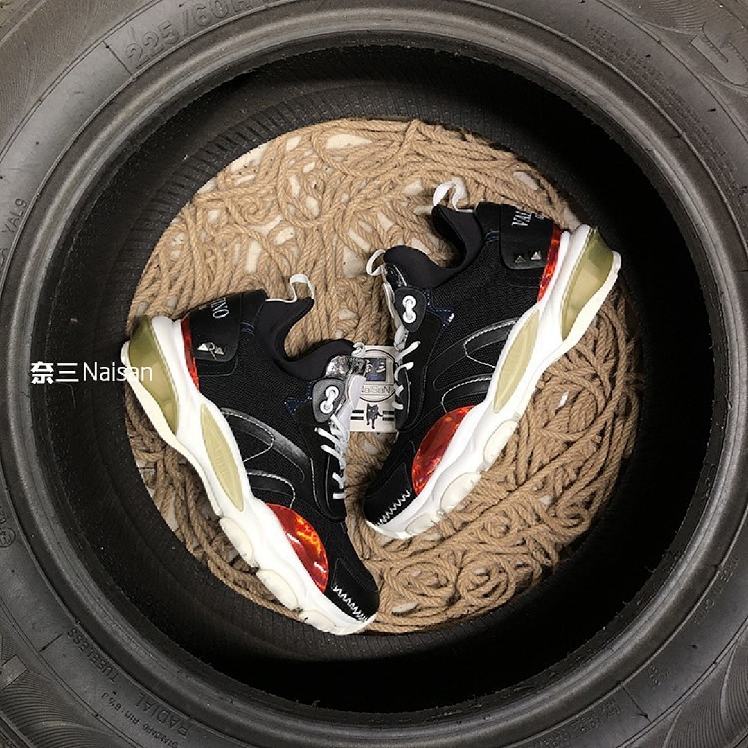 ▶ VT High Top Sneakers - Image 3