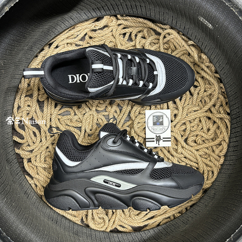 ▶ Sneakers, photo 1