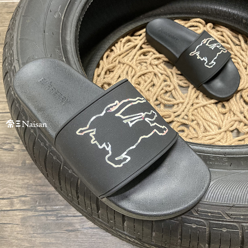 ▶ Burberry Slides, photo 1