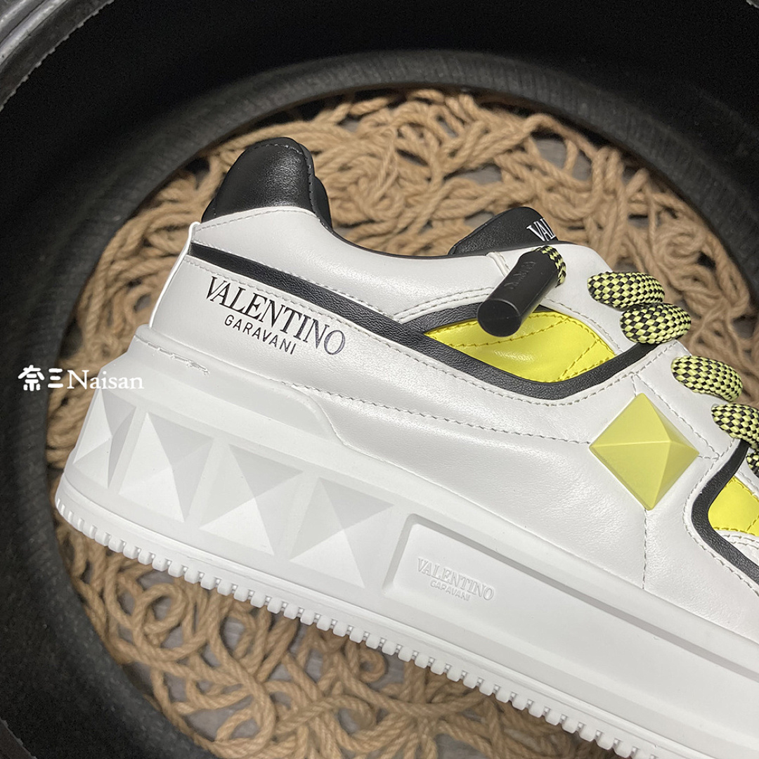 On Running ONE STUD XL NAPPA LEATHER LOW-TOP - Image 11
