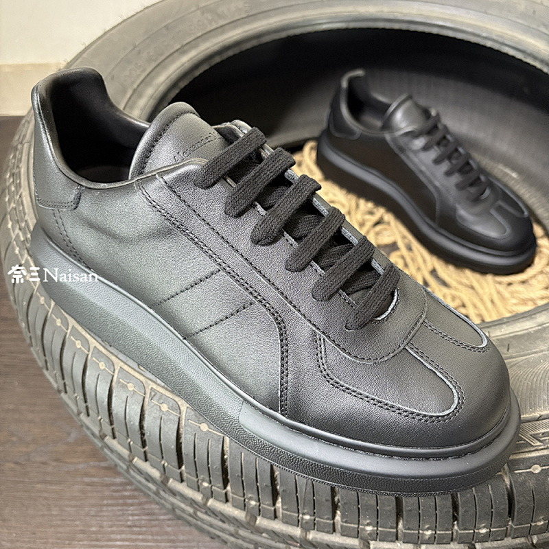 ▶ Alexander McQueen Retro Sneaker