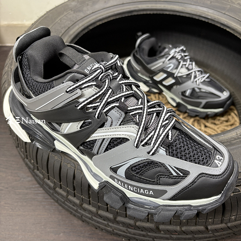 ▶ Balenciga Sneaker, photo 1