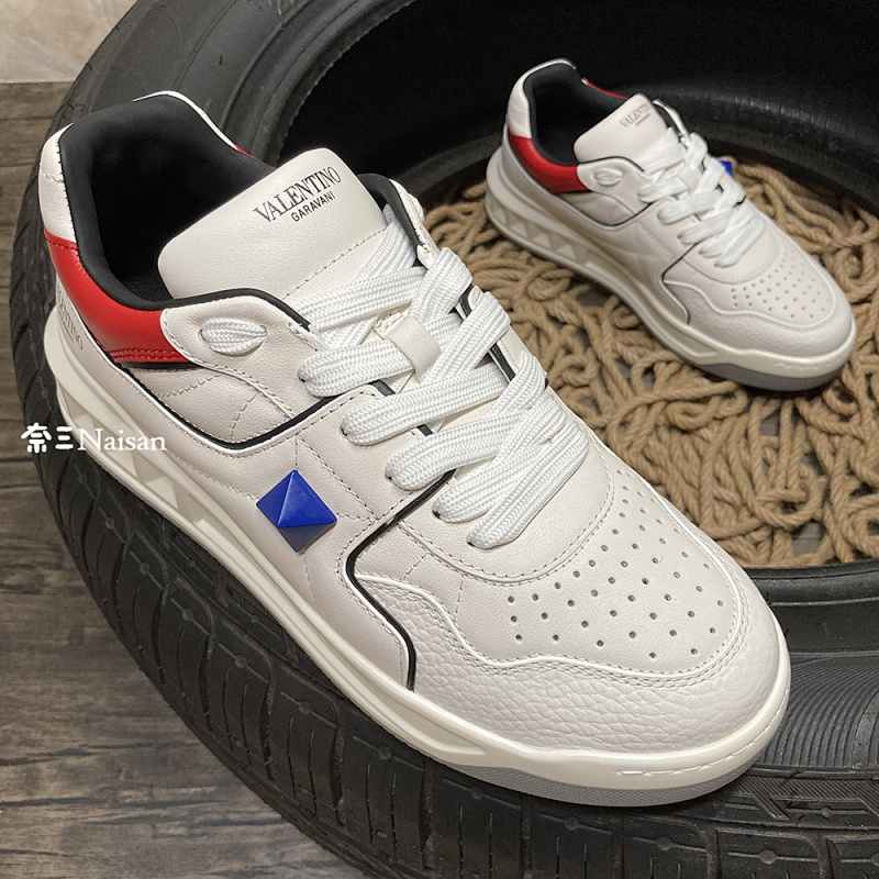 On Running ONE STUD LOW-TOP