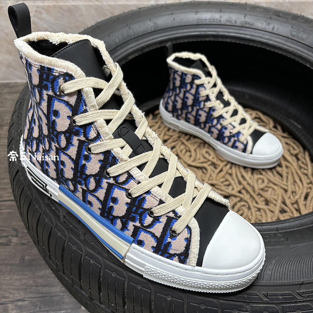 ▶ High Top Sneakers, photo 1