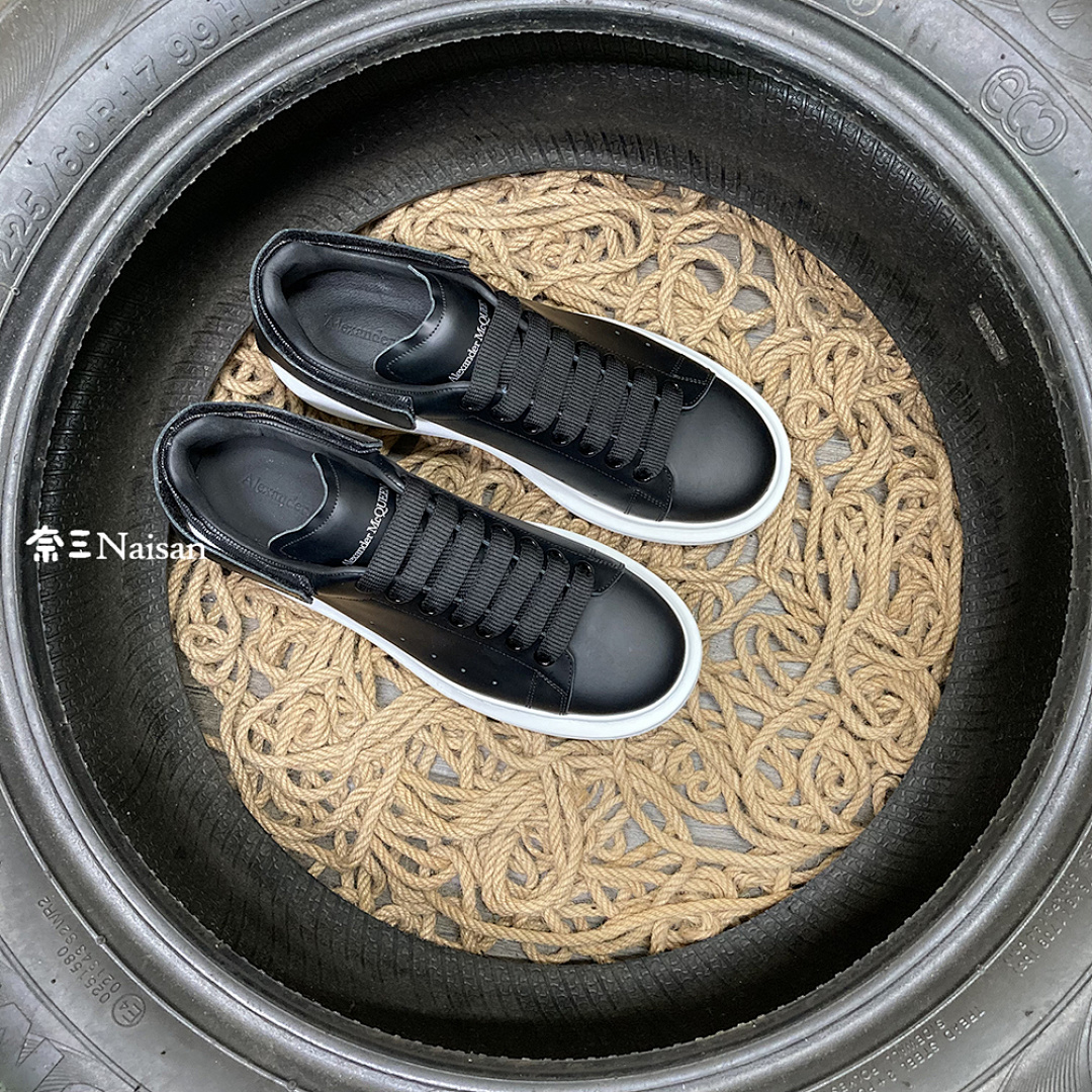 Christian Louboutin Alexander McQueen Sneaker With Interchangeable Tab - Image 5