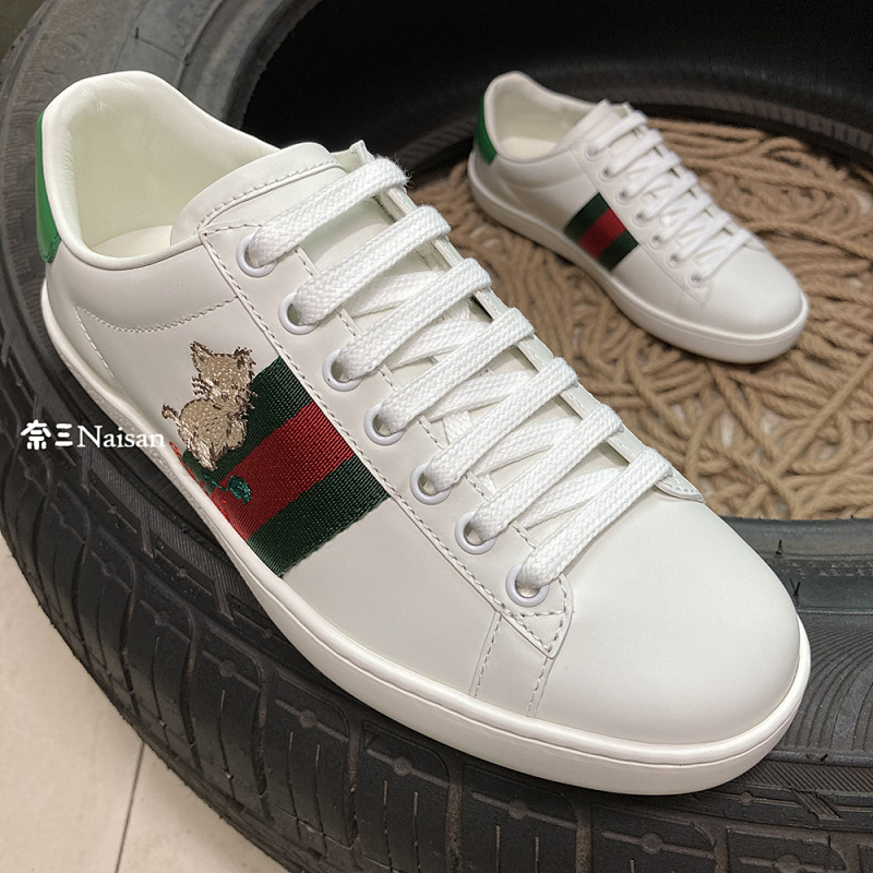 ▶ Ace Sneaker With Kitten, photo 1