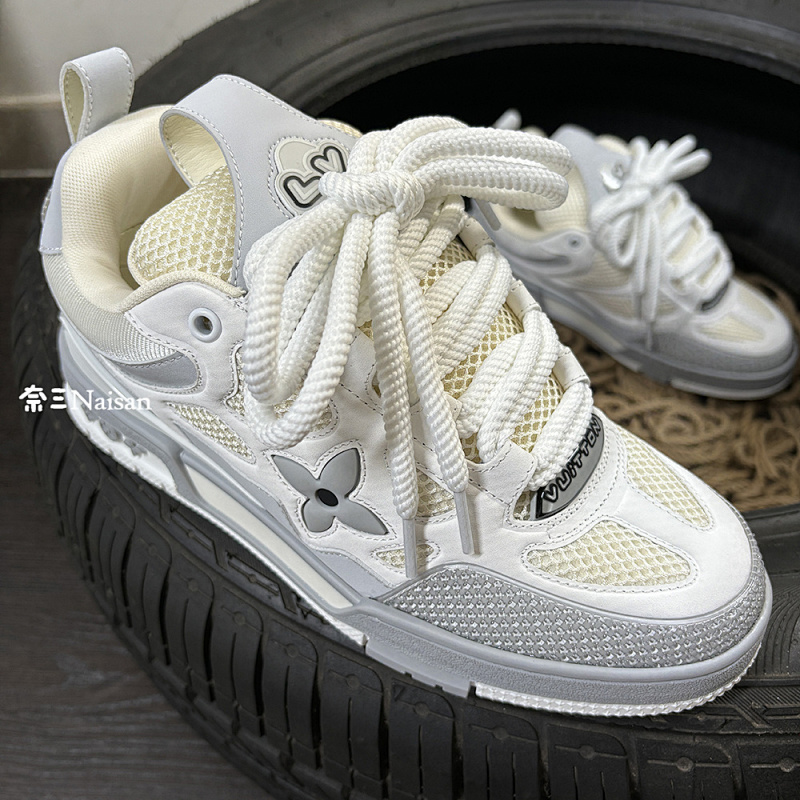 ▶ LV Skate Trainers, photo 1