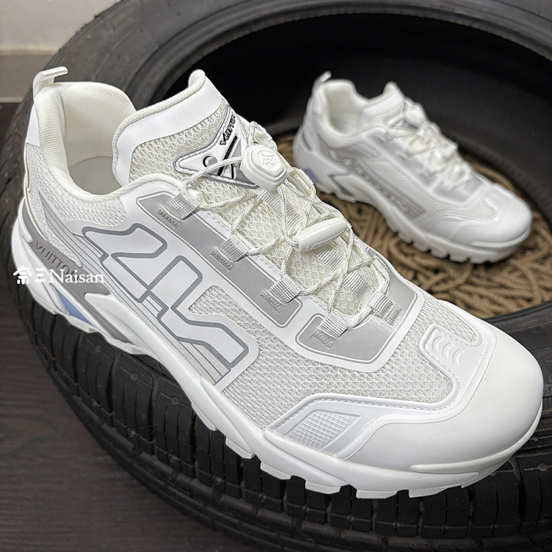 ▶ LV Runner Tatic Sneaker, photo 1