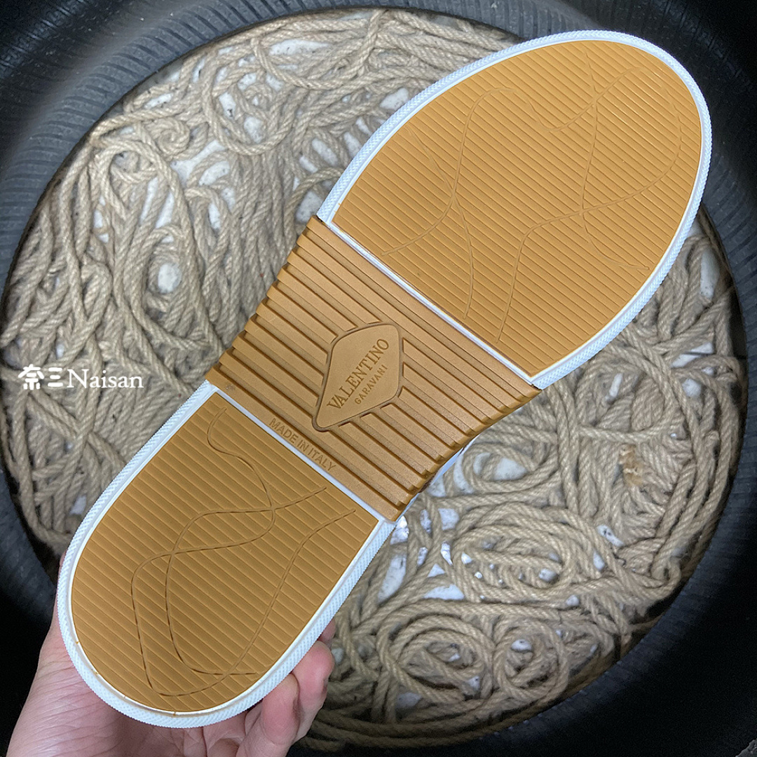 ▶ VL7N SNEAKER - Image 15