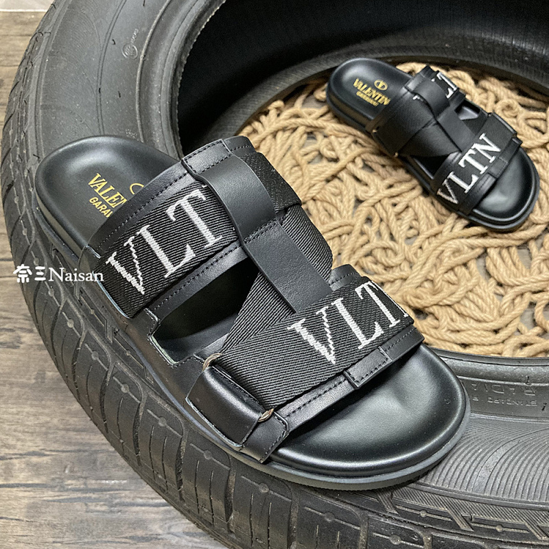 ▶ Valentino Sandals, photo 1