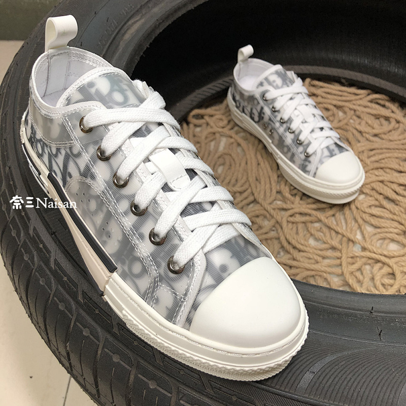 ▶ Low Top Sneakers, photo 1