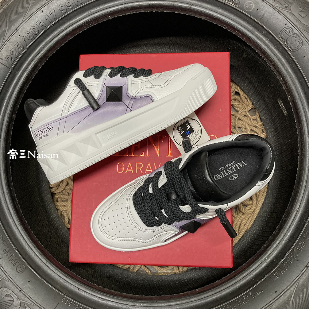 On Running ONE STUD XL NAPPA LEATHER LOW-TOP - Image 2