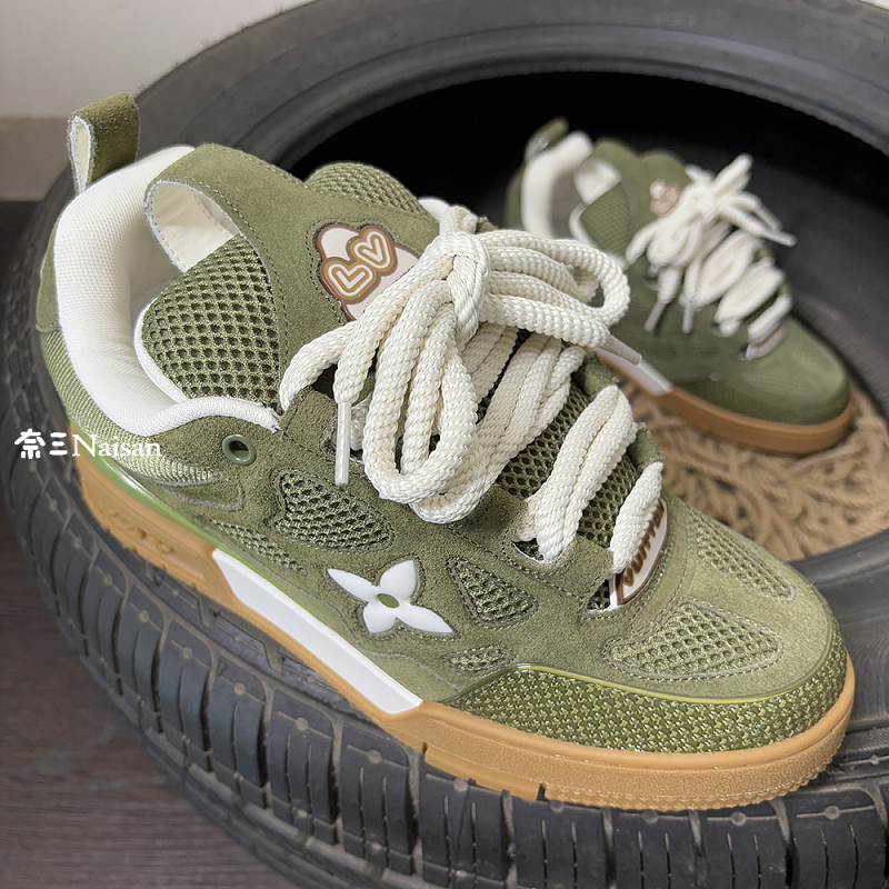 ▶ LV Skate Trainers, photo 1