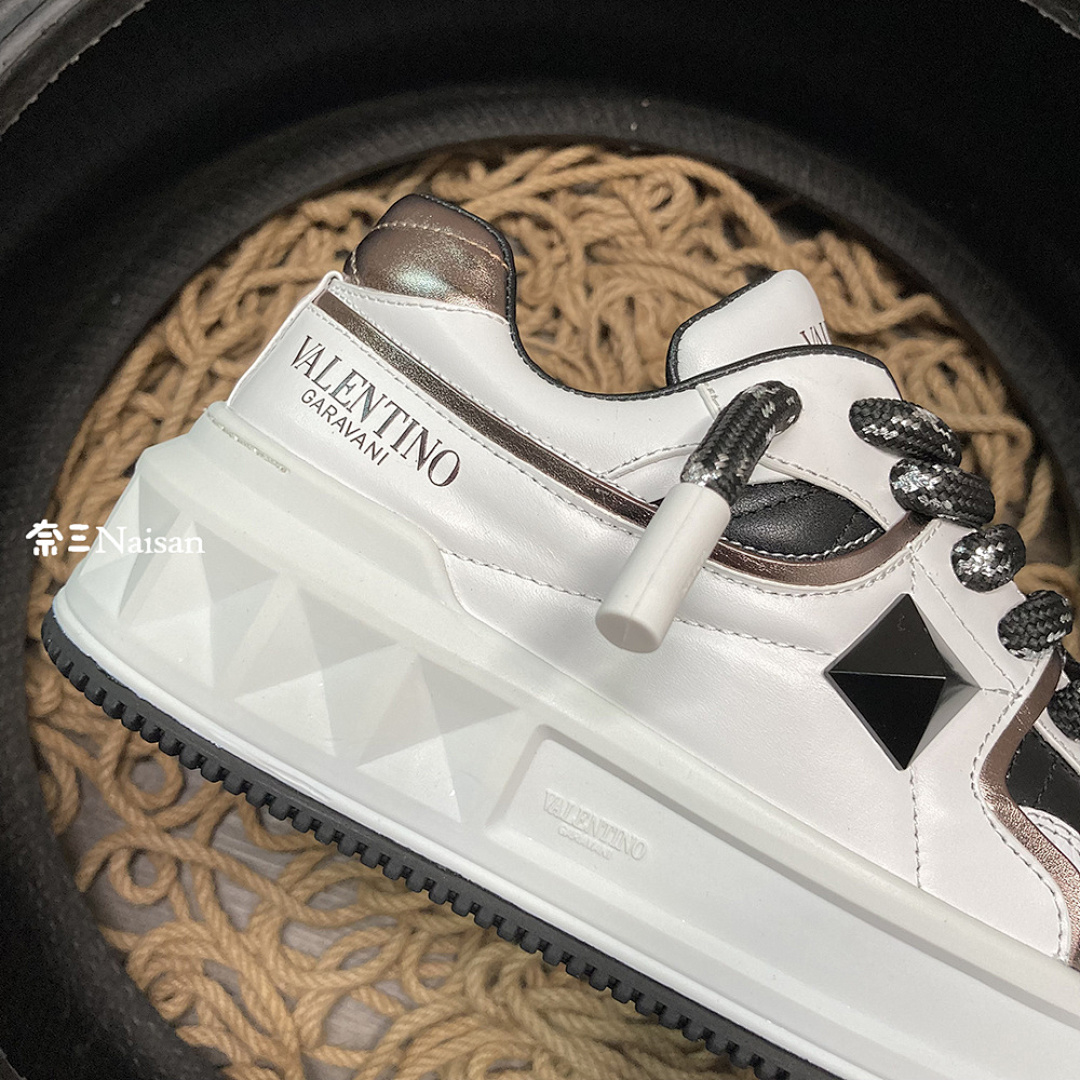 On Running ONE STUD XL NAPPA LEATHER LOW-TOP - Image 11