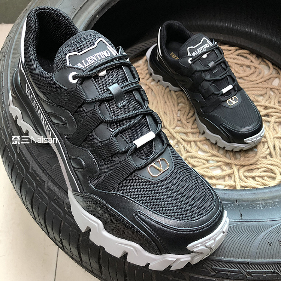 ▶ VT High Top Sneakers, photo 1
