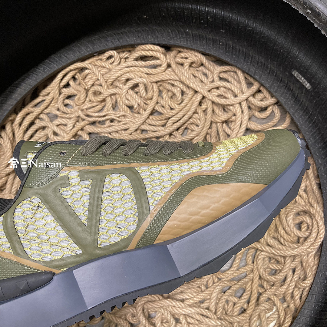 ▶ Valentino Sneakers - Image 10