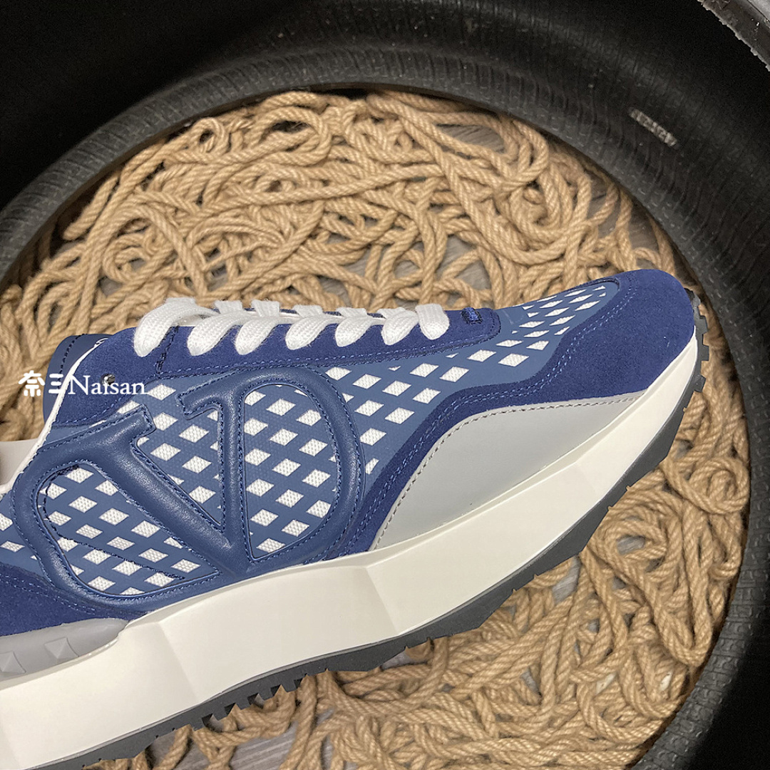 ▶ Valentino Sneakers - Image 12