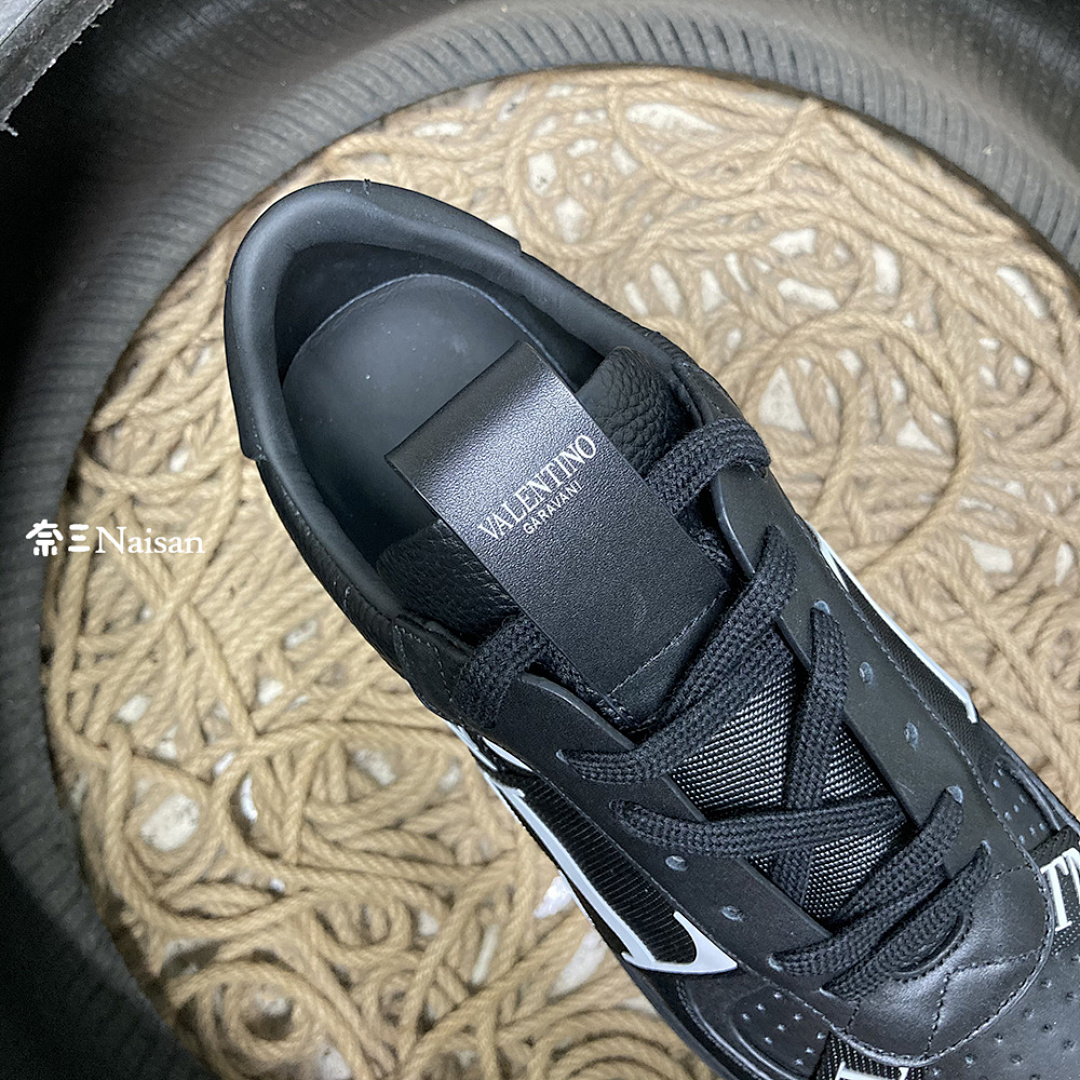 ▶ VL7N SNEAKER - Image 13