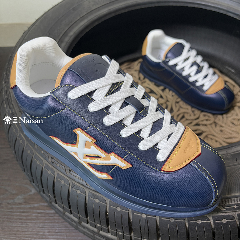 ▶ LV BUTTERSOFT Trainers, photo 1