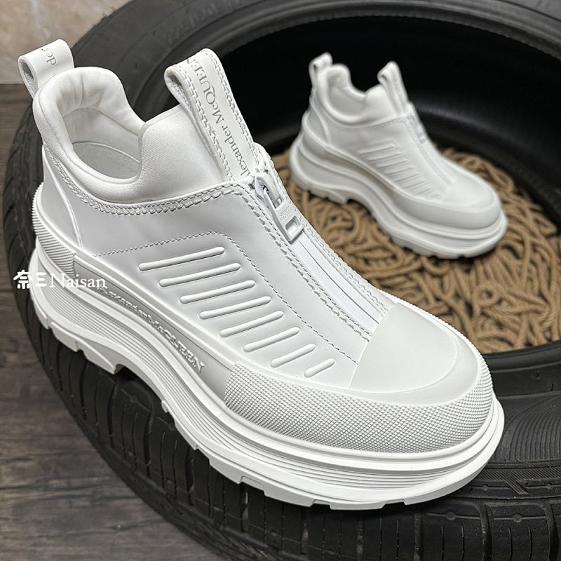 ▶ Alexander McQueen TREAD SLICK Sneaker