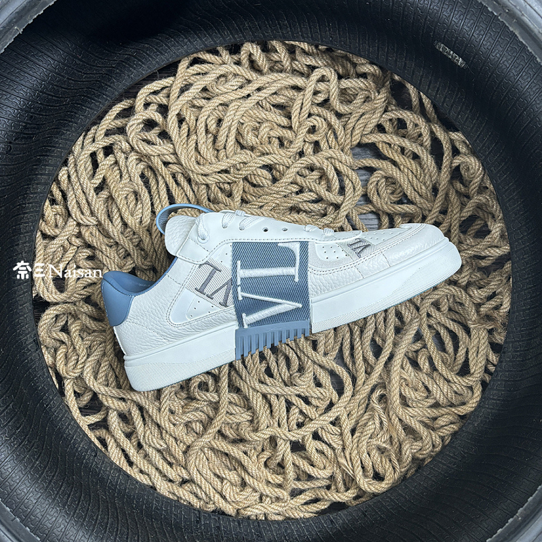 ▶ VL7N SNEAKER - Image 11