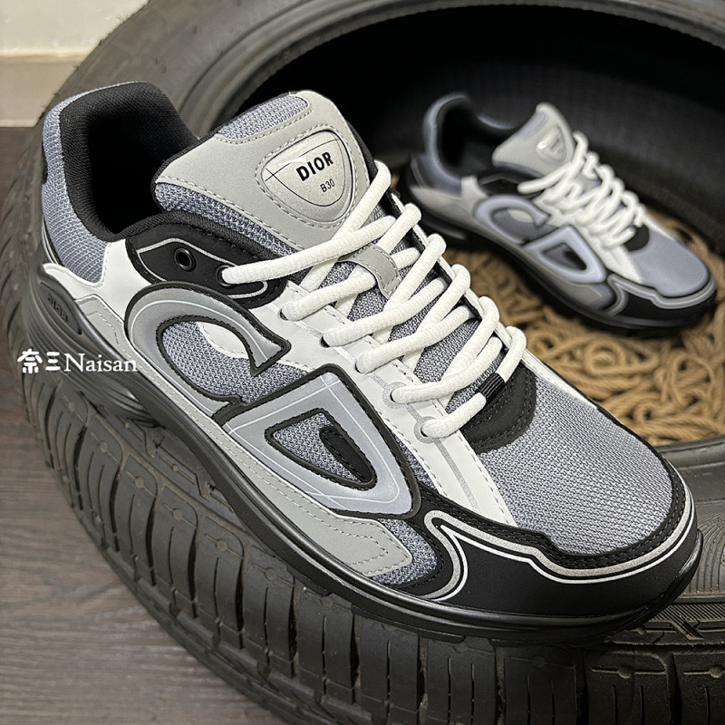 ▶ ▶, photo 1