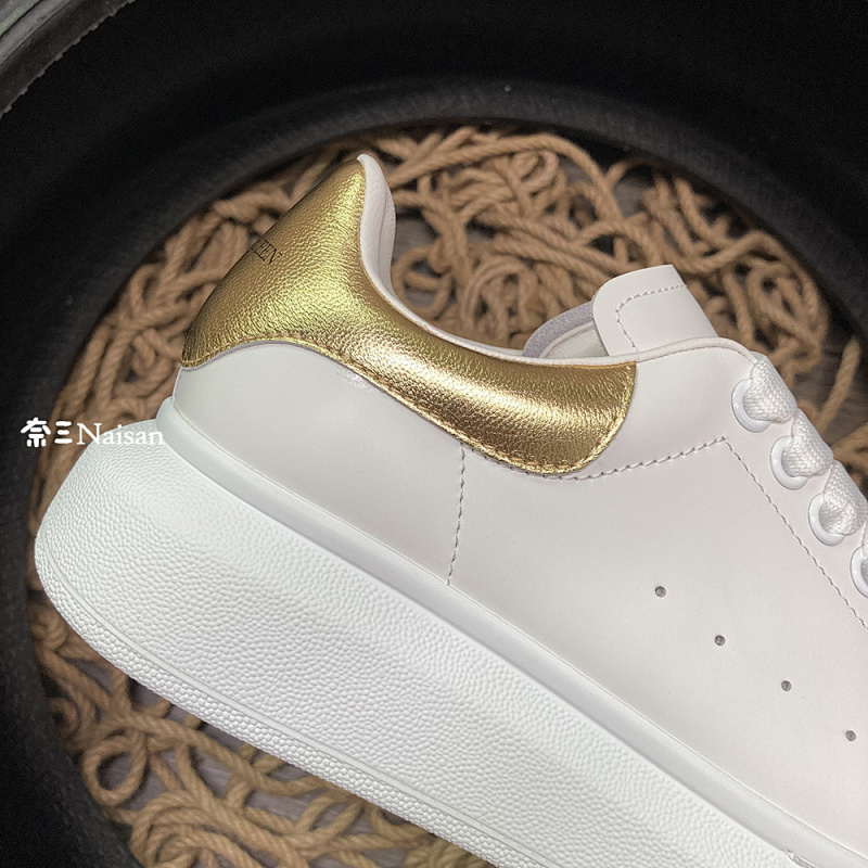 Christian Louboutin Alexander McQueen Sneaker Gold Leather Back, photo 1