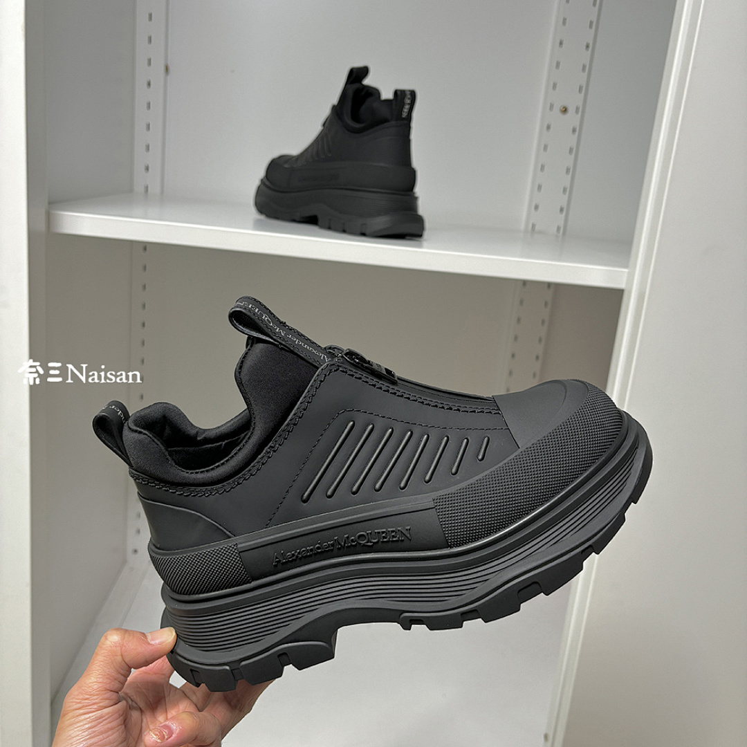 ▶ Alexander McQueen TREAD SLICK Sneaker - Image 17