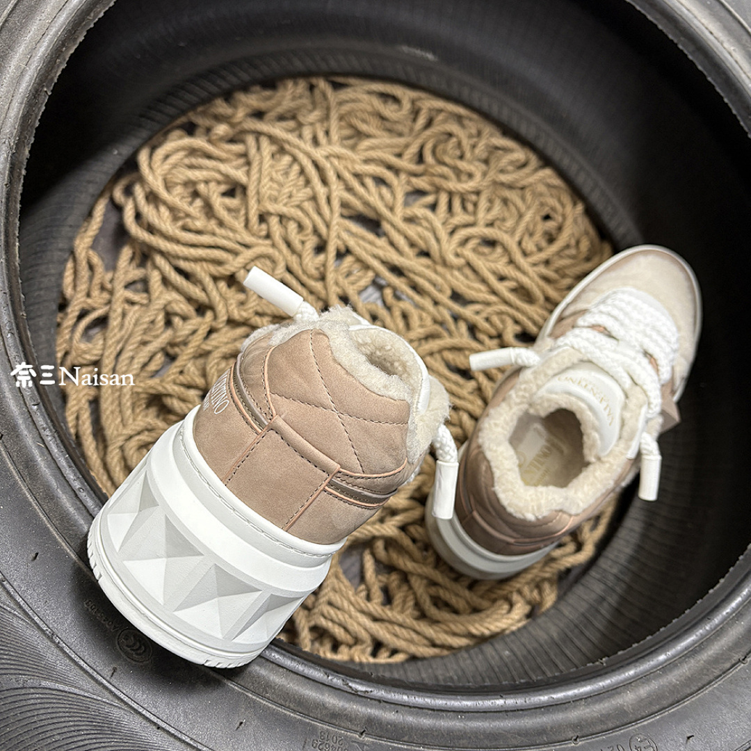 On Running One Stud Xl Low-Top Sneaker - Image 9