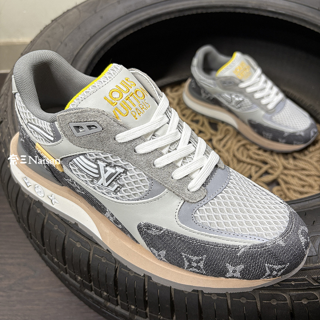 ▶ Run Away Trainers, photo 1