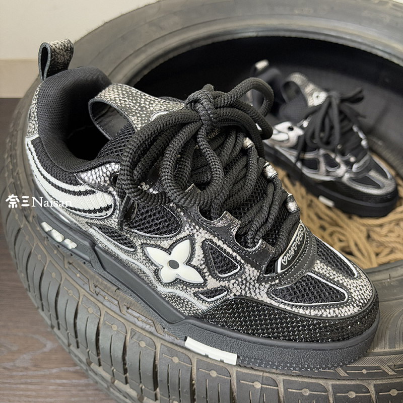 ▶ LV Skate Trainers, photo 1