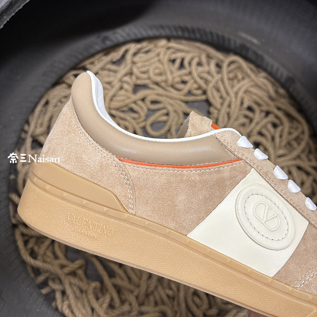 ▶ UPVILLAGE LOW - Image 13