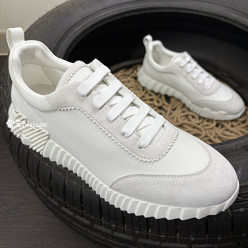 ▶ Bouncing Sneaker, photo 1
