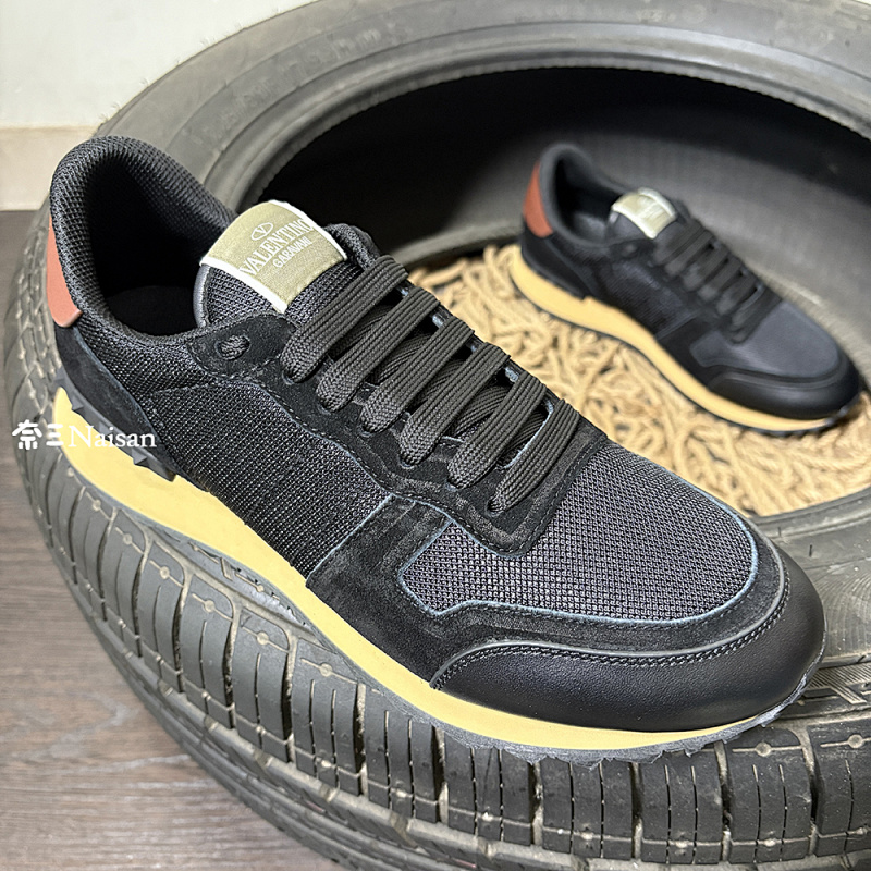 ▶ ROCKRUNNER