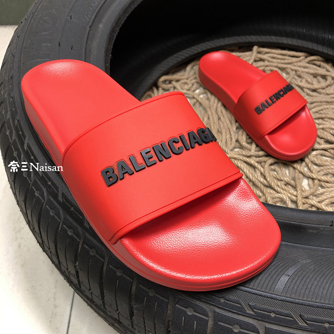 ▶ Slide With White 3D Logo, photo 1