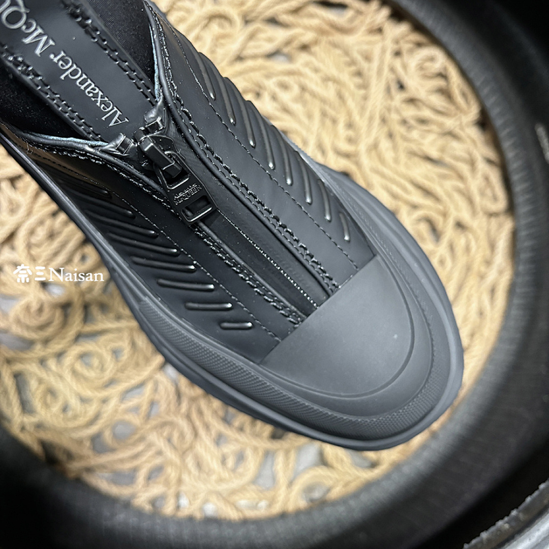 ▶ Alexander McQueen TREAD SLICK Sneaker - Image 15