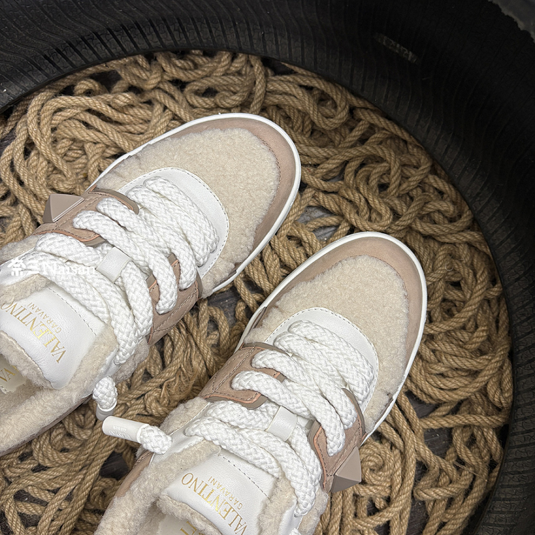 On Running One Stud Xl Low-Top Sneaker - Image 6