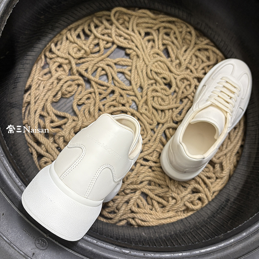 ▶ Alexander McQueen Retro Sneaker - Image 9