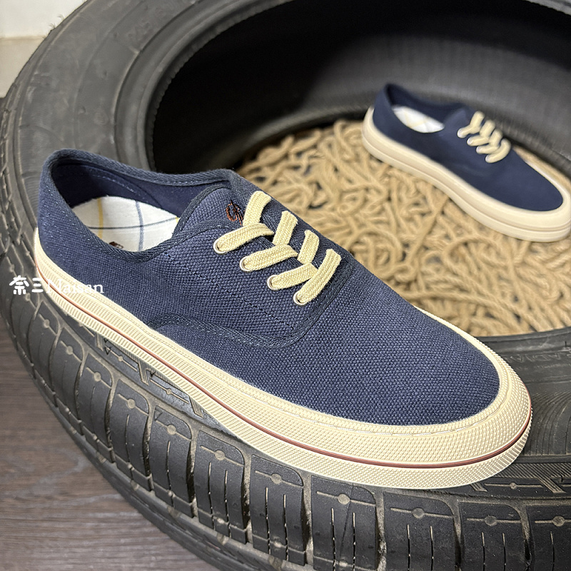 ▶ Nantucket Walk Sneaker, photo 1