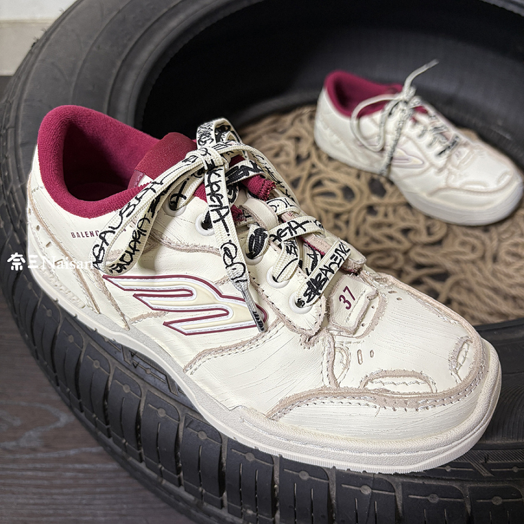 ▶ Balenciga Sneaker, photo 1