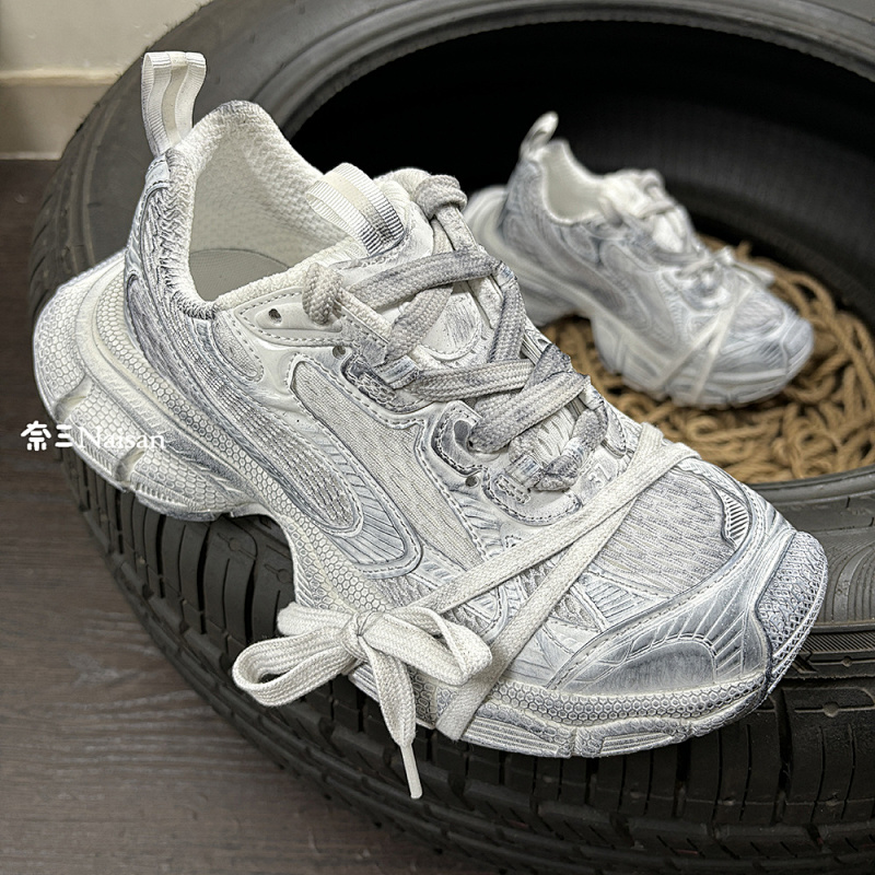 ▶ Balenciga Sneaker, photo 1